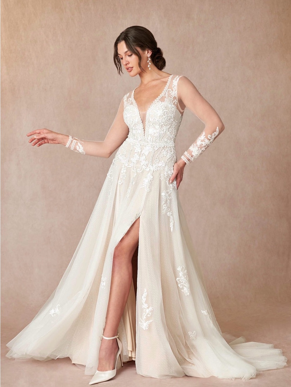 Azazie Ariya Wedding Dress – Size 16, Altered on top to fit like 18
